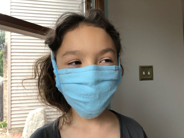 kid wearing a comfortable face mask